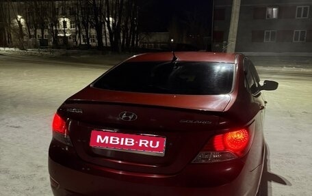 Hyundai Solaris II рестайлинг, 2011 год, 700 000 рублей, 1 фотография