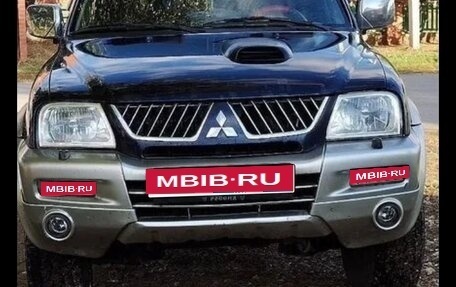 Mitsubishi L200 III рестайлинг, 2005 год, 900 000 рублей, 1 фотография