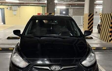 Hyundai Solaris II рестайлинг, 2011 год, 640 000 рублей, 4 фотография