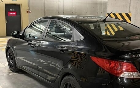 Hyundai Solaris II рестайлинг, 2011 год, 640 000 рублей, 3 фотография