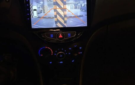 Hyundai Solaris II рестайлинг, 2011 год, 640 000 рублей, 13 фотография