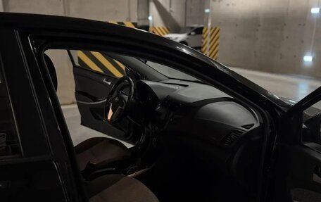 Hyundai Solaris II рестайлинг, 2011 год, 640 000 рублей, 14 фотография