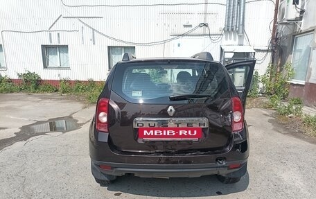 Renault Duster I рестайлинг, 2014 год, 600 000 рублей, 2 фотография