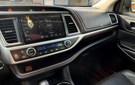 Toyota Highlander III, 2014 год, 3 150 000 рублей, 11 фотография