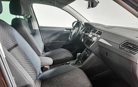 Volkswagen Tiguan II, 2020 год, 2 850 000 рублей, 13 фотография