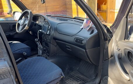 Chevrolet Niva I рестайлинг, 2015 год, 700 000 рублей, 3 фотография