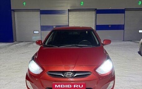 Hyundai Solaris II рестайлинг, 2011 год, 700 000 рублей, 2 фотография