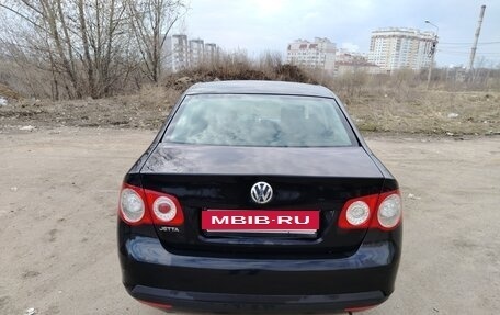 Volkswagen Jetta VI, 2010 год, 660 000 рублей, 2 фотография