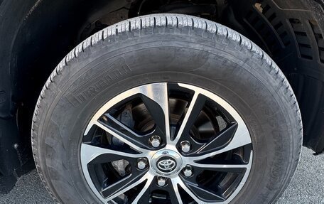 Toyota Land Cruiser 200, 2012 год, 3 850 000 рублей, 27 фотография