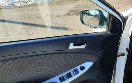 Hyundai Solaris II рестайлинг, 2013 год, 750 000 рублей, 6 фотография