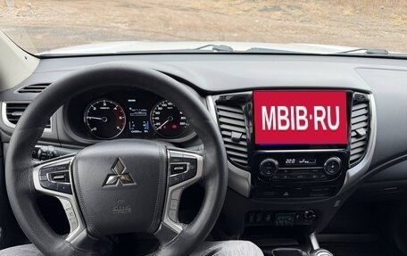 Mitsubishi Pajero Sport III рестайлинг, 2018 год, 2 690 000 рублей, 13 фотография