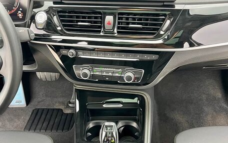 BMW 1 серия, 2023 год, 1 850 000 рублей, 6 фотография