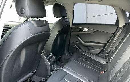 Audi A4, 2017 год, 2 058 000 рублей, 13 фотография