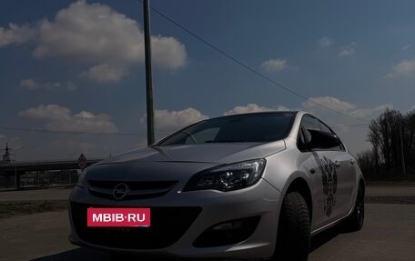 Opel Astra J, 2013 год, 850 000 рублей, 1 фотография