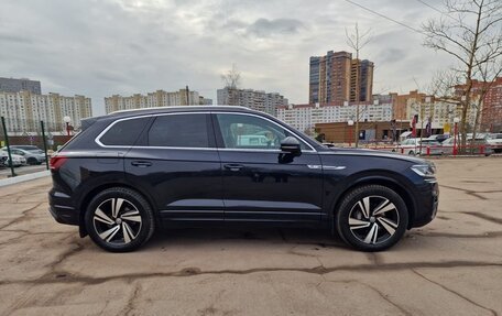 Volkswagen Touareg III, 2018 год, 6 000 000 рублей, 3 фотография