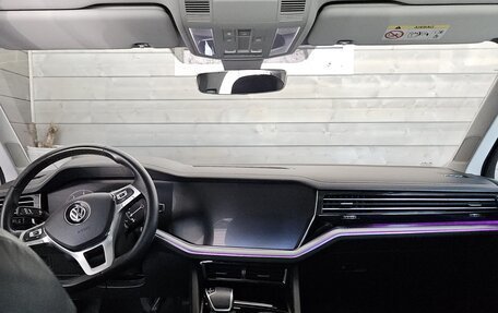 Volkswagen Touareg III, 2018 год, 6 000 000 рублей, 8 фотография