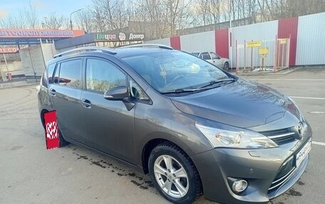 Toyota Verso I, 2013 год, 1 330 000 рублей, 2 фотография