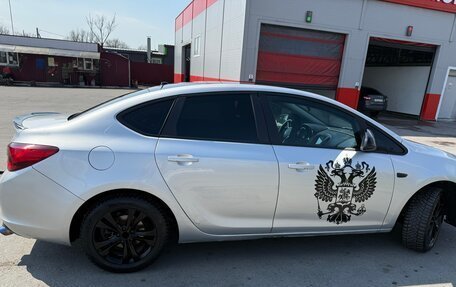 Opel Astra J, 2013 год, 850 000 рублей, 3 фотография