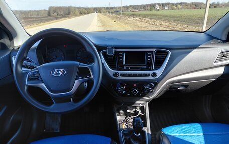 Hyundai Solaris II рестайлинг, 2017 год, 1 300 000 рублей, 5 фотография