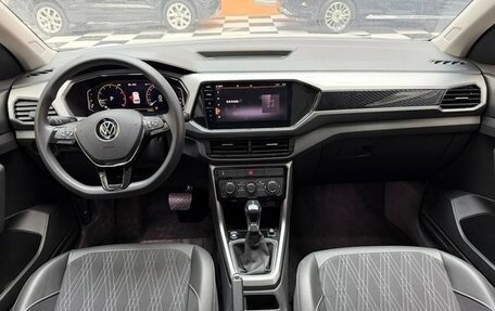 Volkswagen T-Cross I, 2022 год, 1 700 000 рублей, 8 фотография