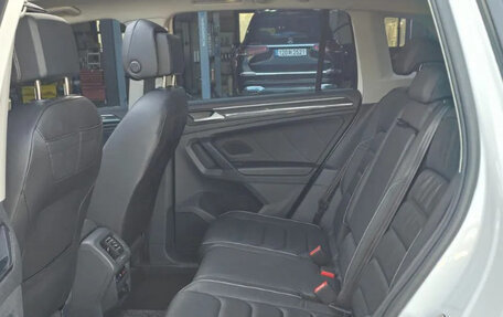 Volkswagen Tiguan II, 2021 год, 2 600 000 рублей, 7 фотография