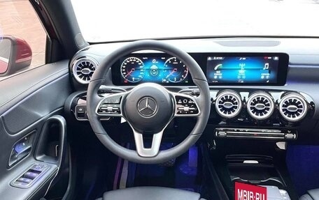 Mercedes-Benz A-Класс, 2022 год, 1 705 000 рублей, 6 фотография