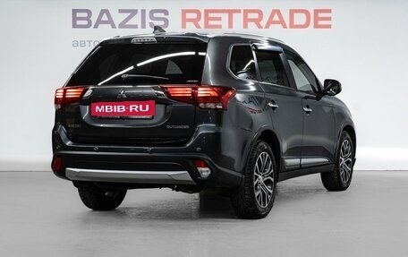 Mitsubishi Outlander III рестайлинг 3, 2018 год, 2 595 000 рублей, 6 фотография
