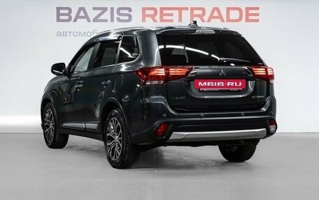 Mitsubishi Outlander III рестайлинг 3, 2018 год, 2 595 000 рублей, 8 фотография