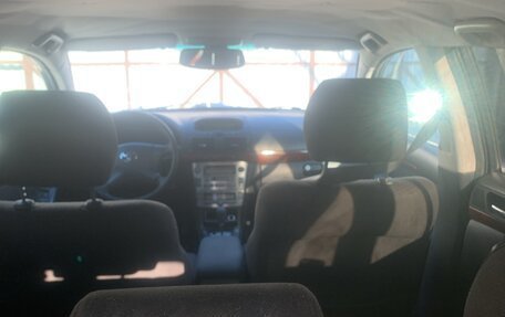 Toyota Avensis III рестайлинг, 2004 год, 550 000 рублей, 3 фотография