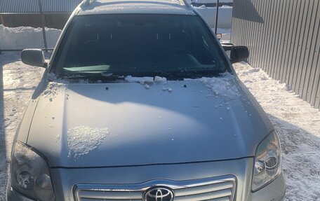 Toyota Avensis III рестайлинг, 2004 год, 550 000 рублей, 6 фотография