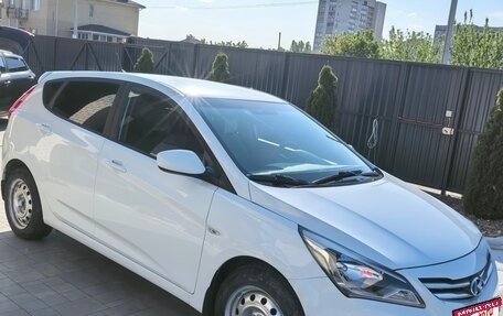 Hyundai Solaris II рестайлинг, 2015 год, 1 320 000 рублей, 2 фотография