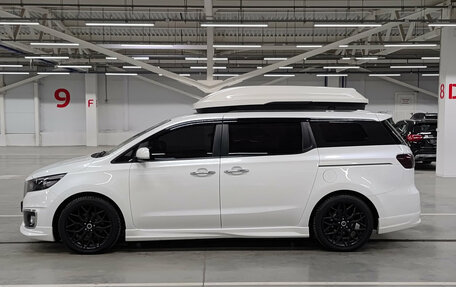 KIA Carnival III, 2016 год, 2 799 000 рублей, 10 фотография