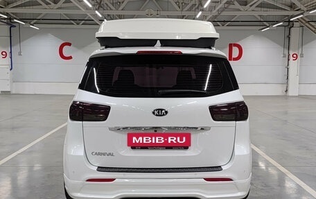 KIA Carnival III, 2016 год, 2 799 000 рублей, 7 фотография