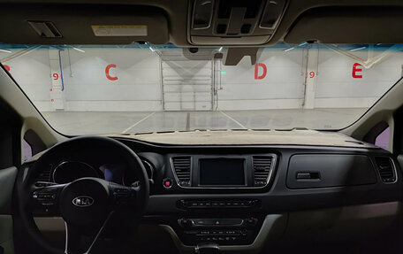 KIA Carnival III, 2016 год, 2 799 000 рублей, 17 фотография