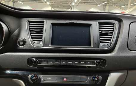 KIA Carnival III, 2016 год, 2 799 000 рублей, 18 фотография