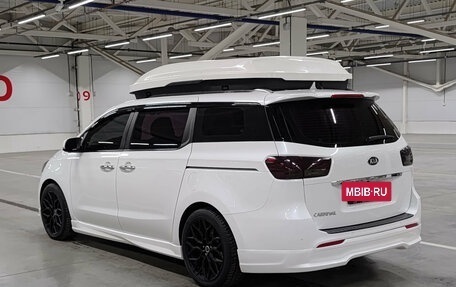 KIA Carnival III, 2016 год, 2 799 000 рублей, 8 фотография