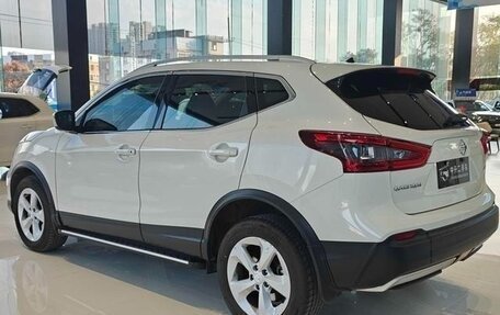 Nissan Qashqai, 2022 год, 1 900 000 рублей, 6 фотография