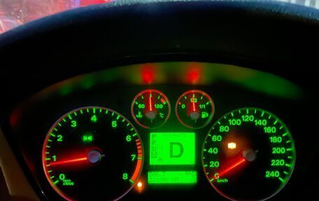 Ford Focus II рестайлинг, 2005 год, 400 000 рублей, 25 фотография