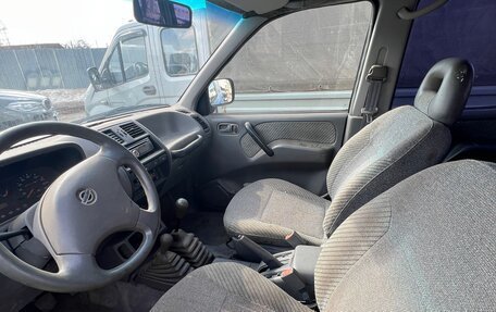 Nissan Terrano II рестайлинг, 1994 год, 400 000 рублей, 13 фотография