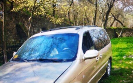 KIA Carnival III, 2005 год, 730 000 рублей, 3 фотография