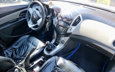 Chevrolet Cruze II, 2013 год, 575 000 рублей, 10 фотография