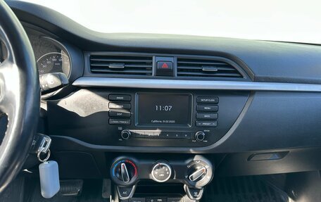 KIA Rio IV, 2018 год, 1 390 000 рублей, 10 фотография