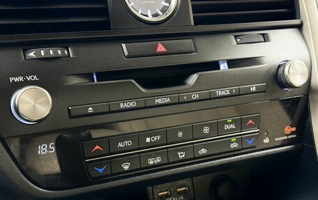 Lexus RX IV рестайлинг, 2021 год, 5 989 000 рублей, 13 фотография