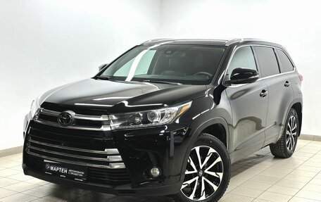 Toyota Highlander III, 2018 год, 3 698 000 рублей, 1 фотография