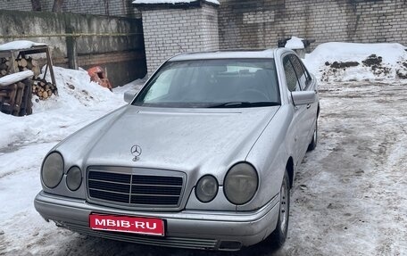 Mercedes-Benz E-Класс, 1997 год, 265 000 рублей, 1 фотография