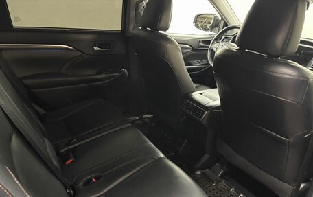 Toyota Highlander III, 2018 год, 3 698 000 рублей, 13 фотография