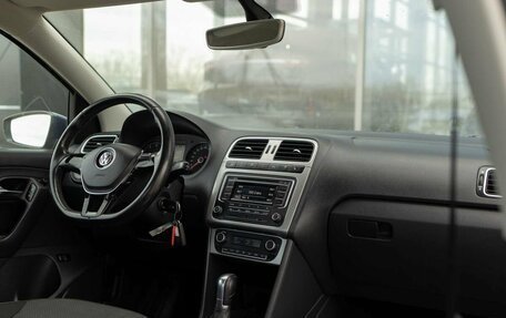 Volkswagen Polo VI (EU Market), 2017 год, 1 150 000 рублей, 10 фотография