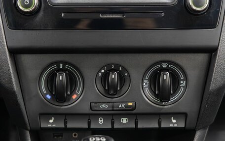 Skoda Rapid I, 2015 год, 1 238 000 рублей, 23 фотография