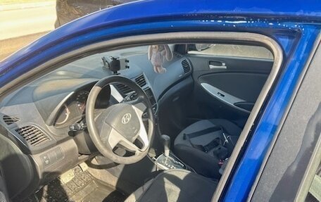 Hyundai Solaris II рестайлинг, 2011 год, 500 000 рублей, 5 фотография