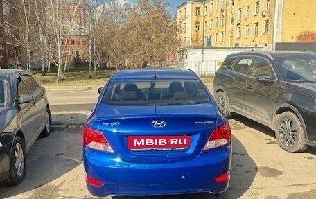 Hyundai Solaris II рестайлинг, 2011 год, 500 000 рублей, 3 фотография